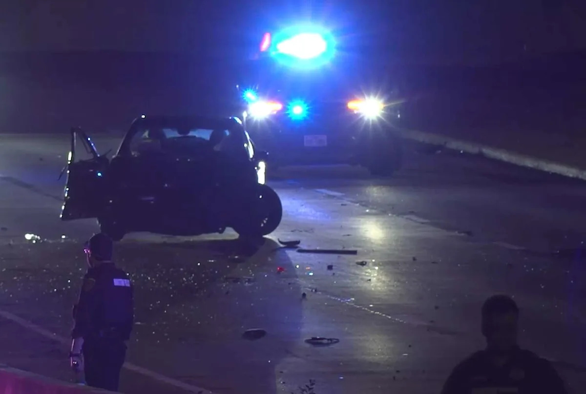 Suspect fleeing police killed by oncoming traffic along Highway 6, Houston police say