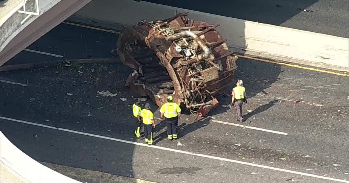 Large metal object shuts down southbound DNT at I-635