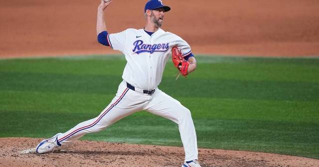 Texas Rangers place RHP Chris Martin on 15-day IL with shoulder injury