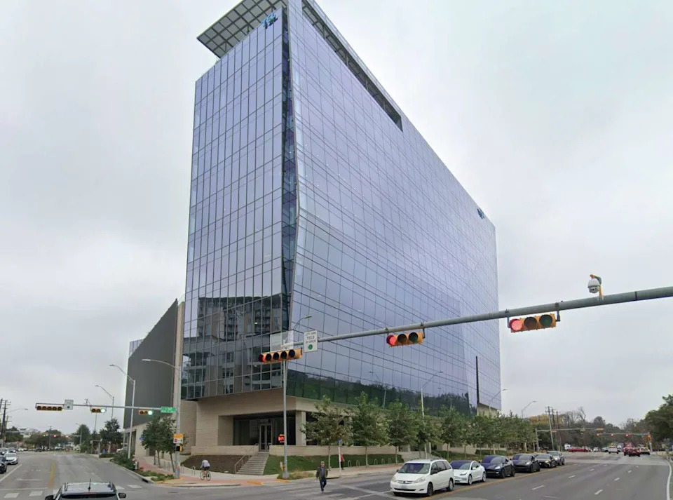 RiverSouth, a mixed-use high-rise located at 401 S. First St., Austin, TX 78704, replaced the former Hooters restaurant downtown. (Google Images)