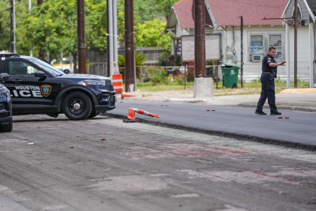 ICE Agent Kills Mexican Man in Houston