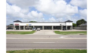 Cravey Real Estate Facilitates Sale of King's Court Retail Center in Corpus Christi's Premier Southside Corridor