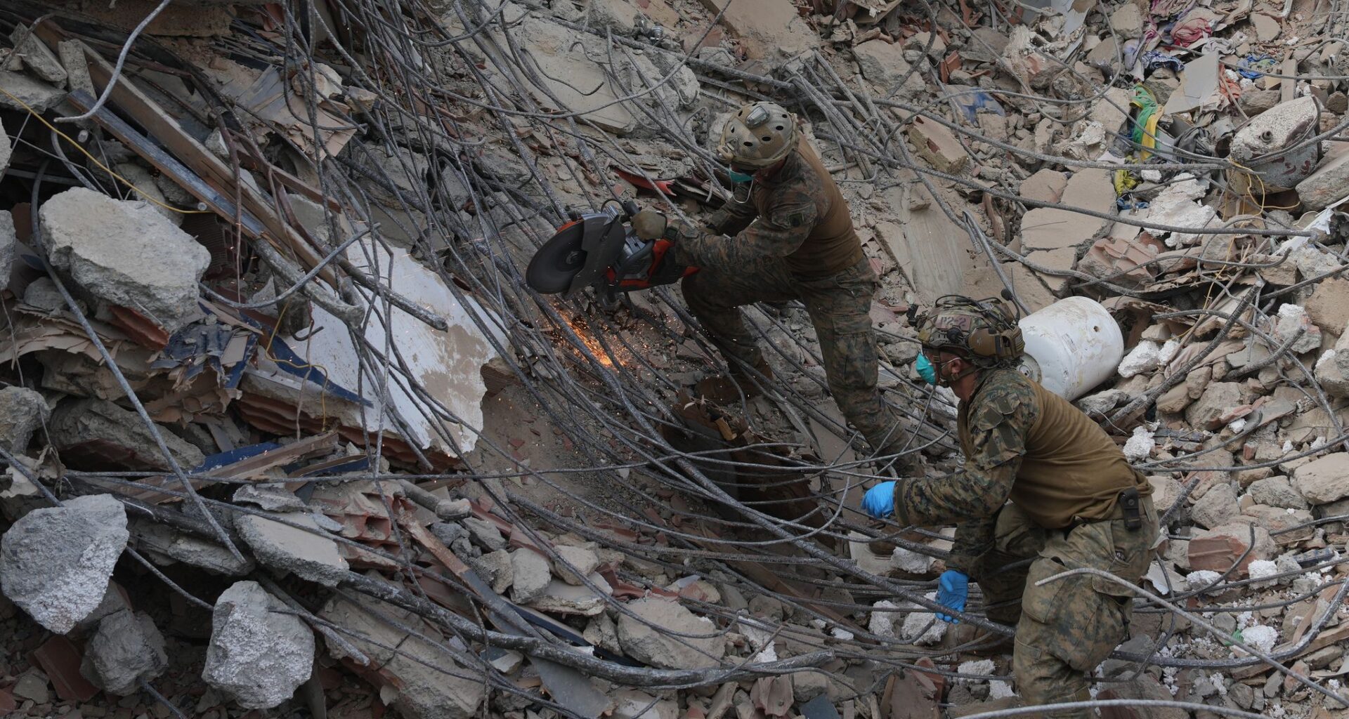 Spotless uniforms, stalled cranes: Inside Venezuela’s faltering quake rescue effort
