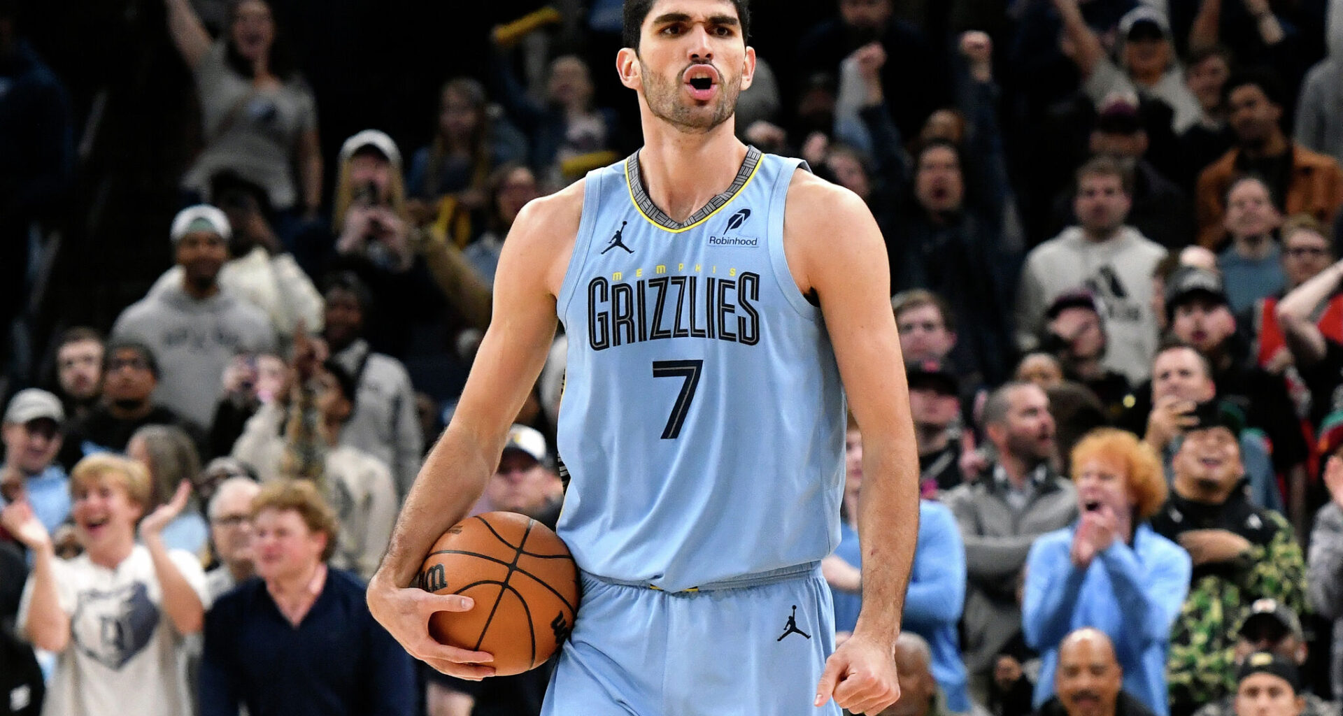 Mavericks acquiring Santi Aldama in trade with Grizzlies
