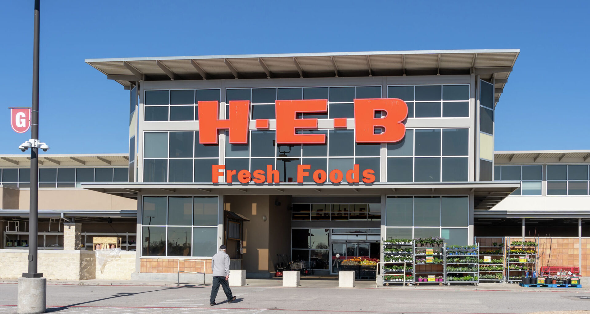 H-E-B pauses curbside and delivery in Texas. Here's why.