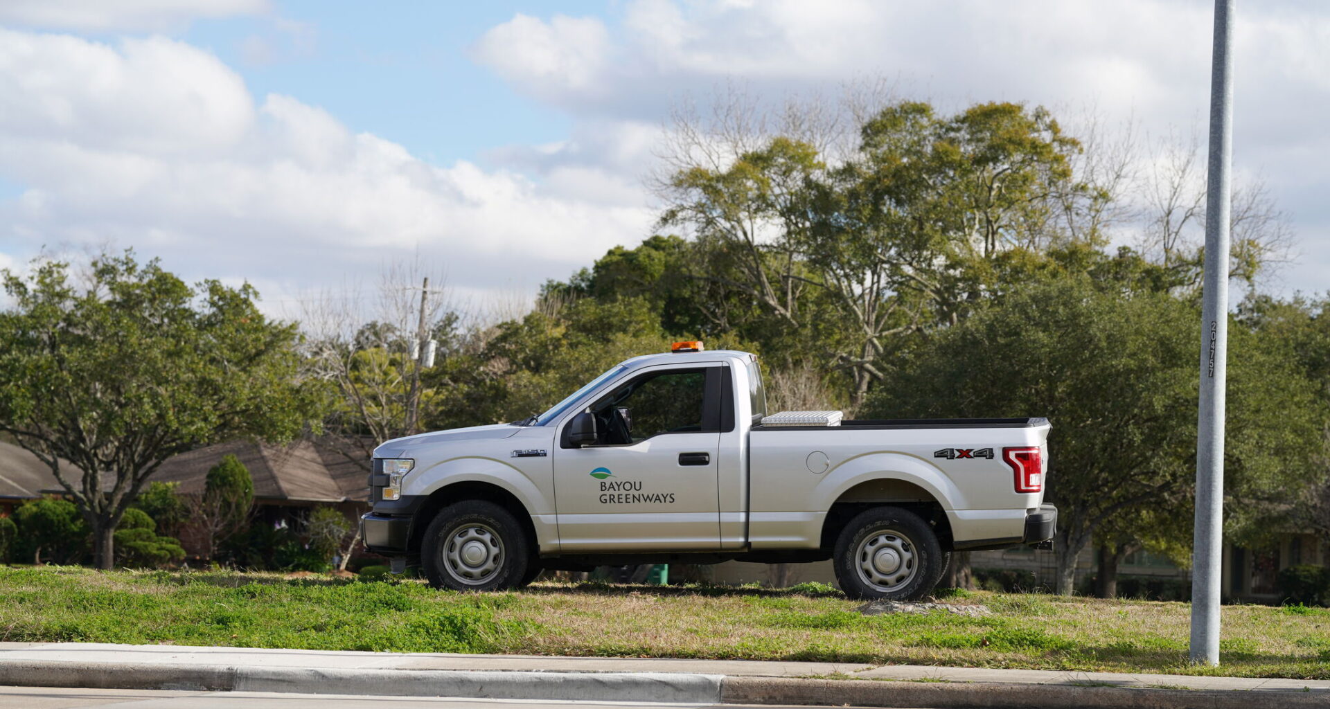 Can Texas HOAs ban work trucks from neighborhoods? What to know
