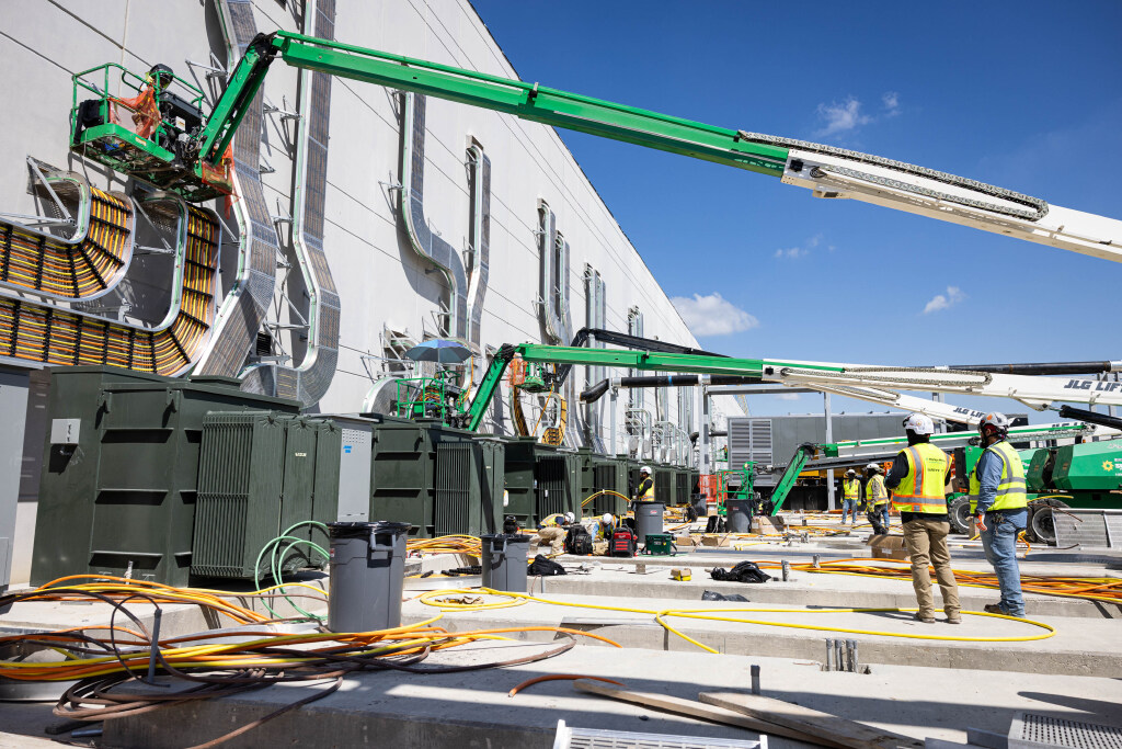 Texas needs a governor who knows what he wants from data centers.