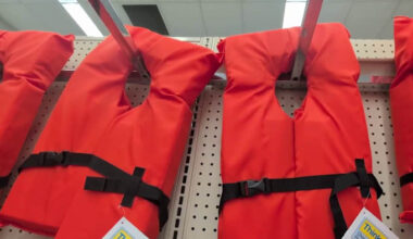What to know about life jacket laws before boating on Texas waterways