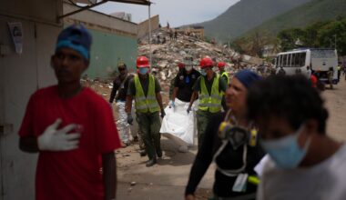 Venezuelans are rushing to identify the bodies of their loved ones as earthquake deaths multiply