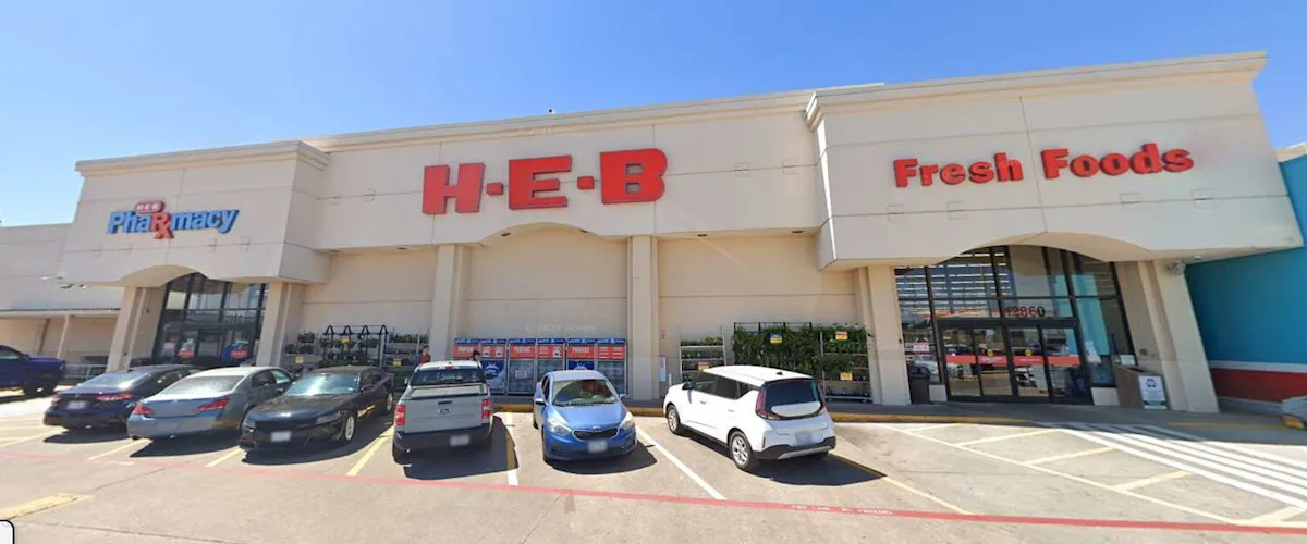 P. Terry's, H-E-B and more business closures that shook this Texas city