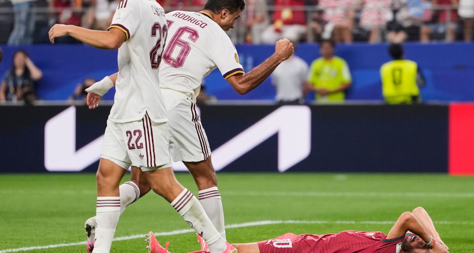 Rodri sorry after World Cup spat with longtime Man City teammate Bernardo Silva