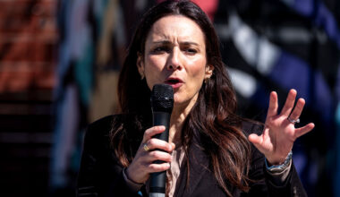 Gina Hinojosa promises $1,500 to every Texas household