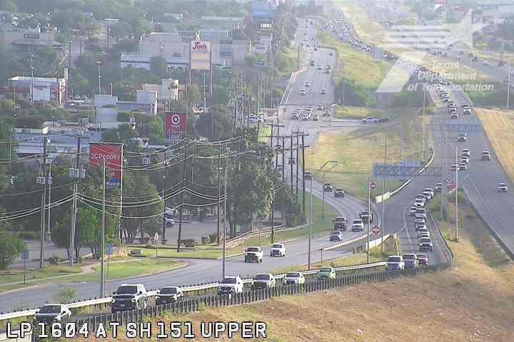 Deadly crash forces major San Antonio road closure, delays