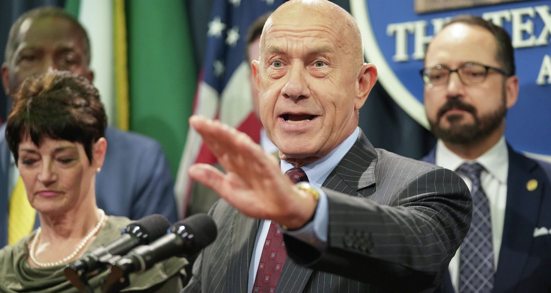 Houston mayor calls for ICE shooting probe while distancing city