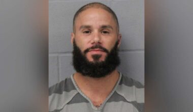 Pflugerville man arrested for stalking his girlfriend: police