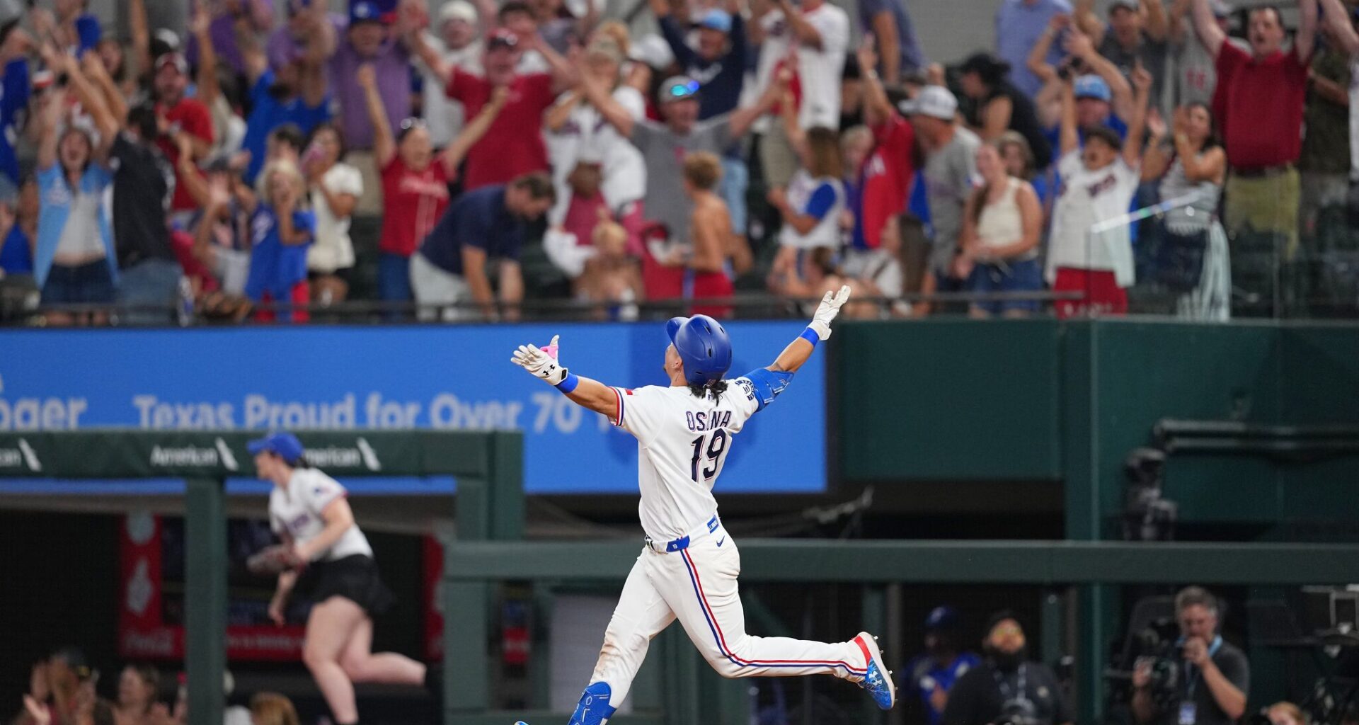 Rangers' 'home cooking' off to a good start vs. Angels