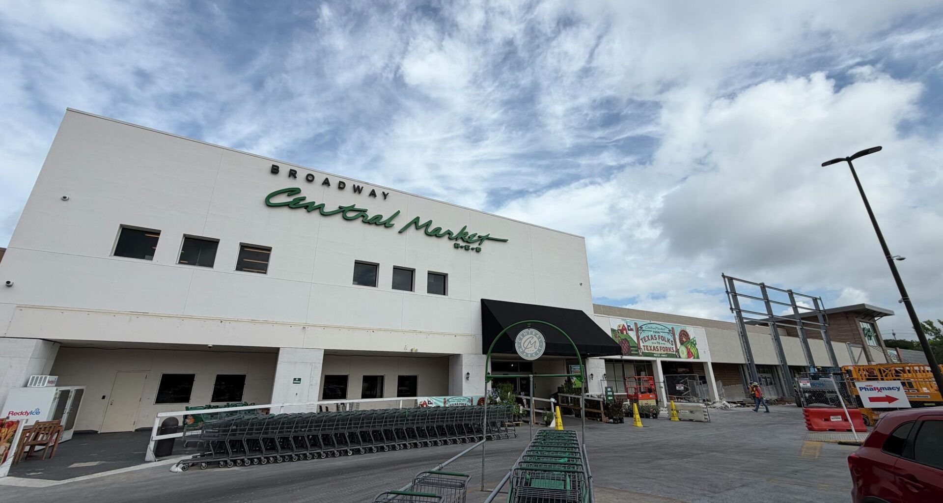 Central Market cafe reopens in San Antonio after renovation