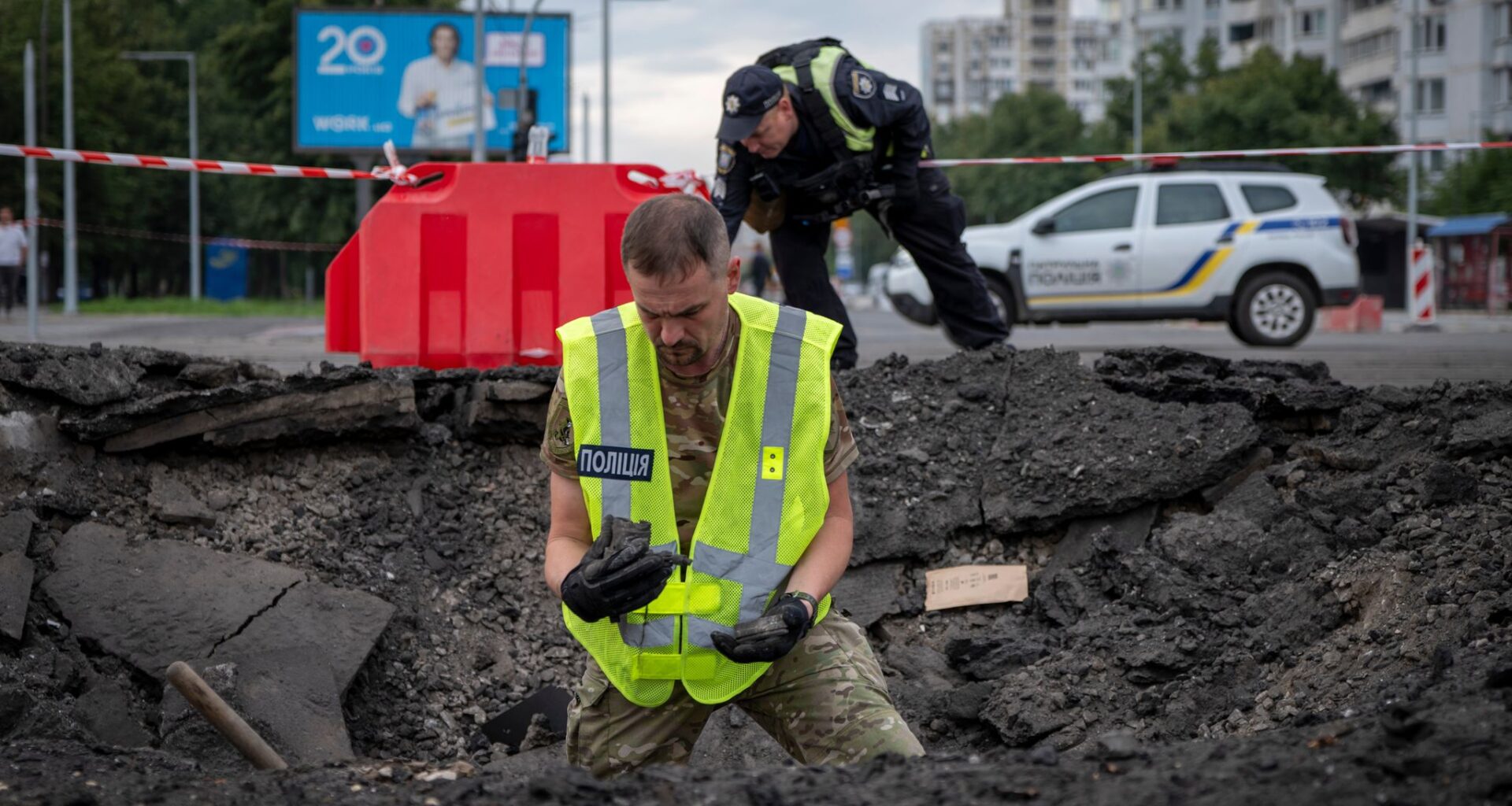 Russian attacks kill 6 and wound 29 as Ukrainian forces target oil tankers