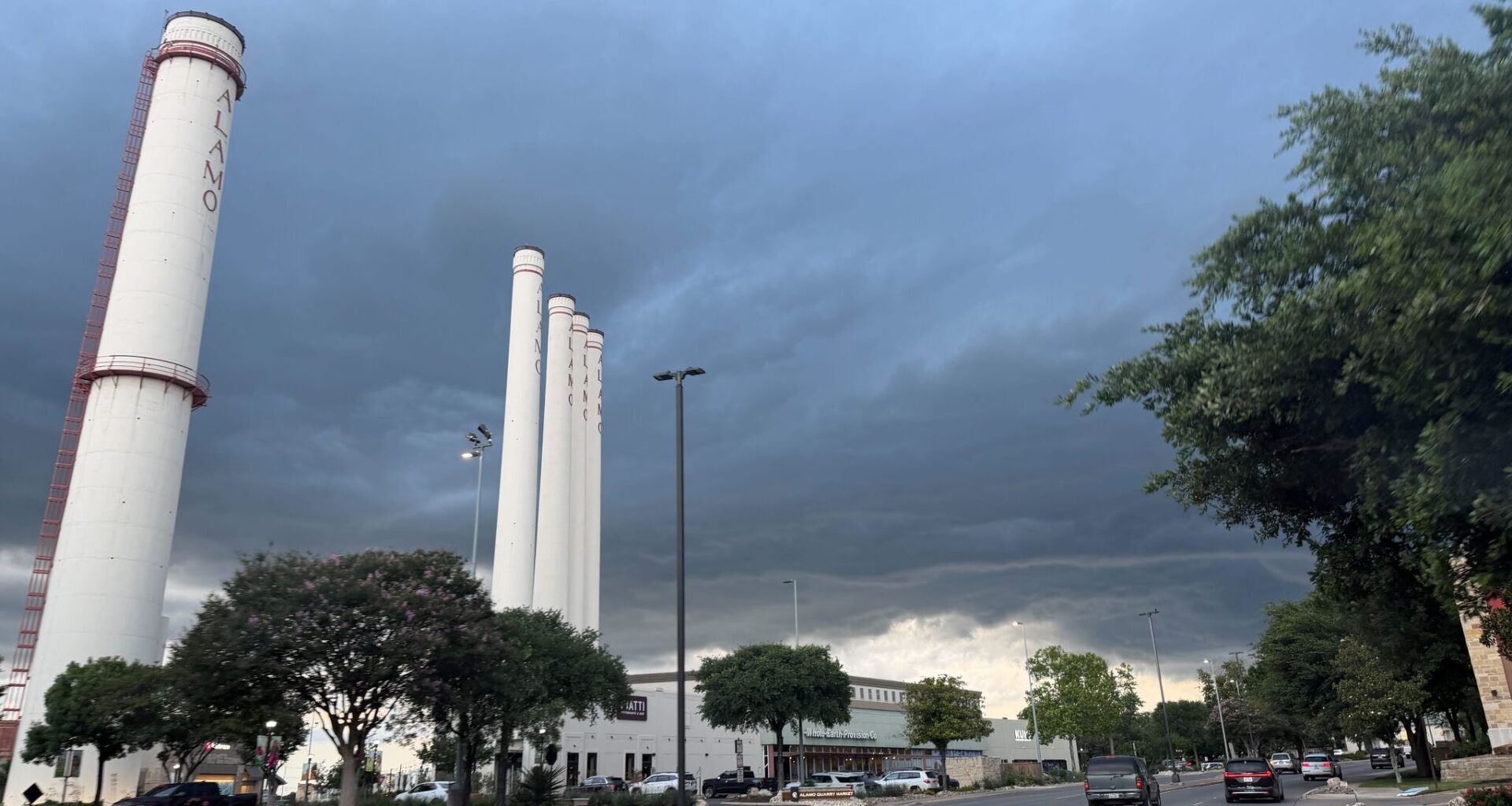 Flash flood warning triggers emergency alerts in San Antonio
