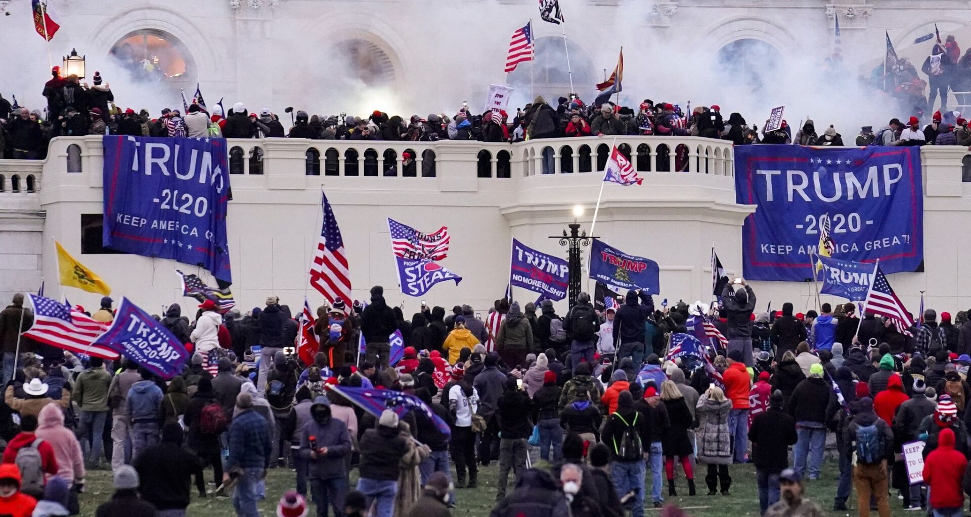 Judge tosses remnants of Proud Boys seditious conspiracy case after Trump's broad clemency