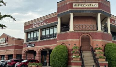 Why I can't help but love Houston's two-story strip malls