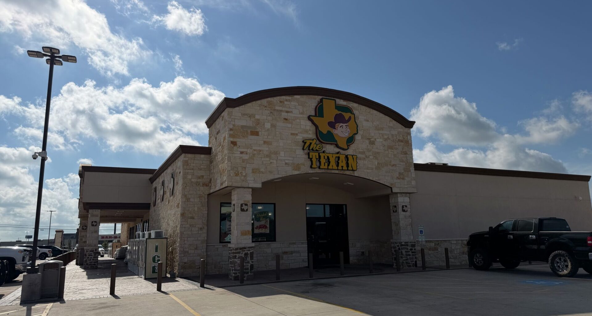 Where to find the Texas gas stations that look like Buc-ee's