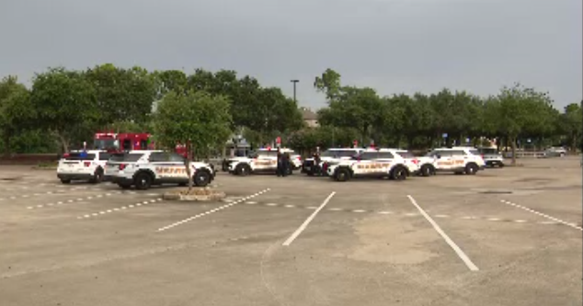One arrested, one on the run after Katy Freeway chase