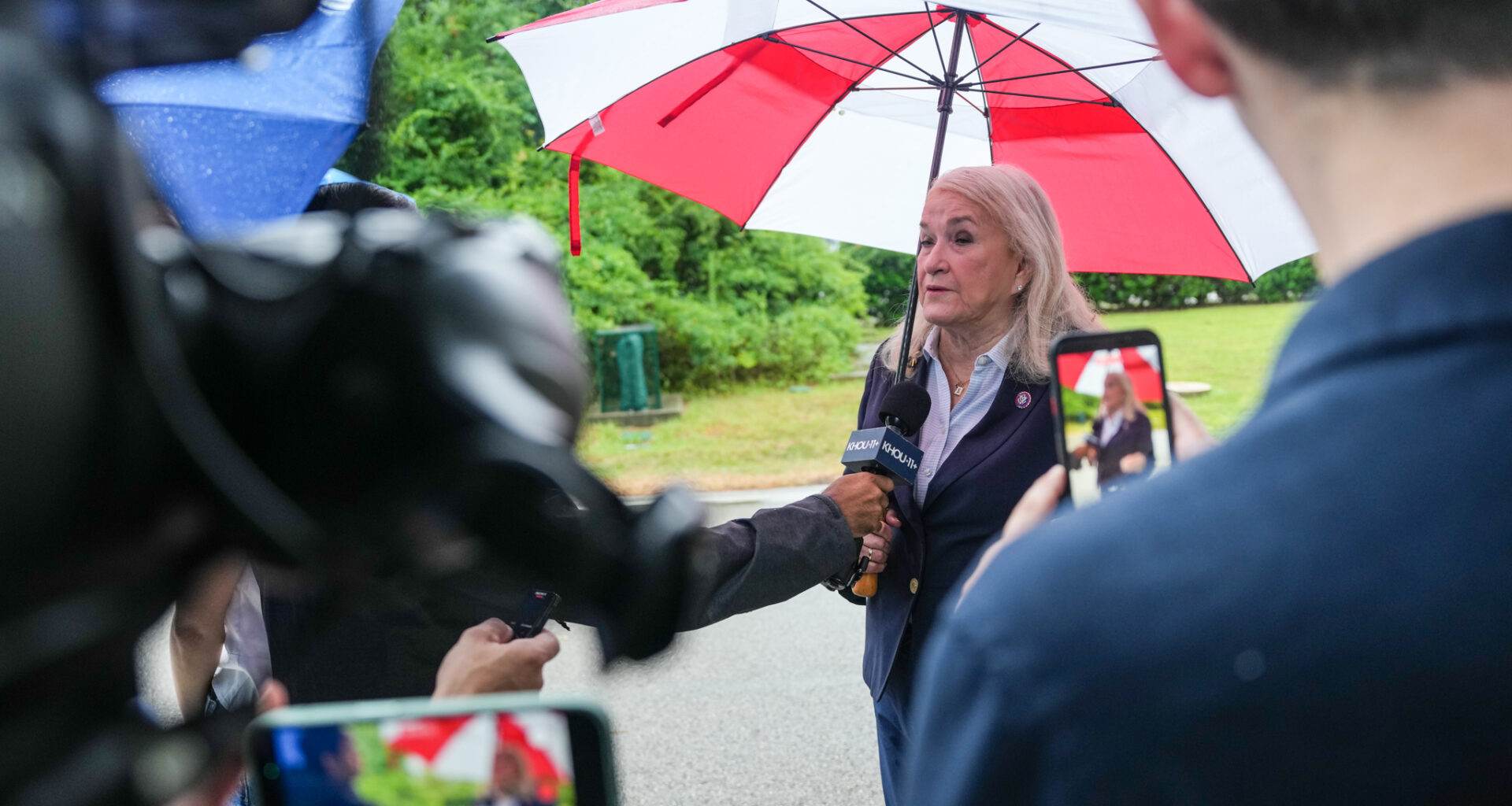 Sylvia Garcia visits witnesses who dispute ICE's account of shooting