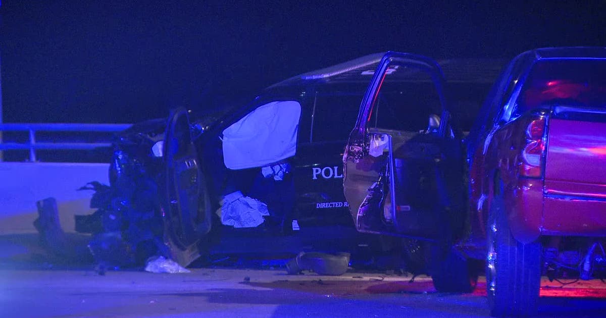 Fort Worth police officer and driver hospitalized after suspected DWI crash