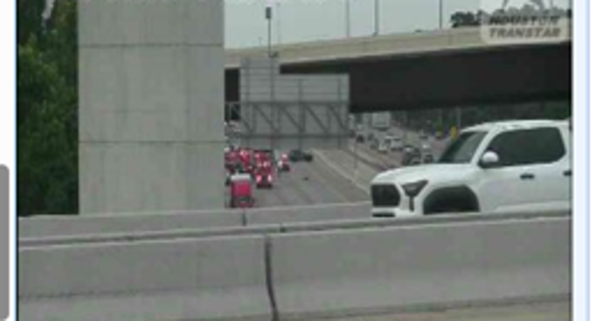 NE Houston: Deadly crash shuts down Eastex Freeway exit to Beltway 8