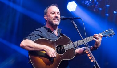 Dave Matthews calls ICE agents a--holes after Houston shooting death