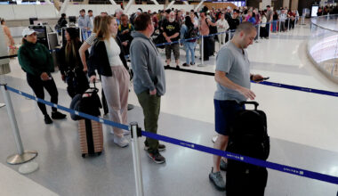 Houston airport delays averaging 45 minutes amid ground stop