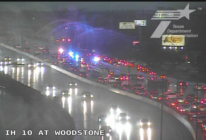 Crash closes several lanes on I-10, TxDOT warns