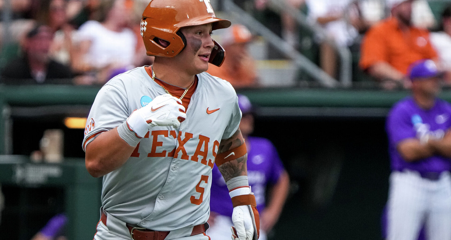 Undrafted infielder Ethan Mendoza returning to Texas baseball team