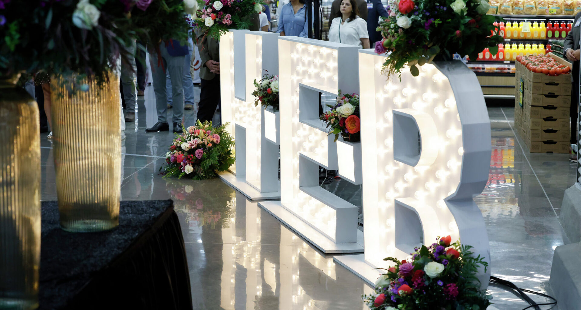 H-E-B seeking extras for commercial to film overnight in Frisco, Texas