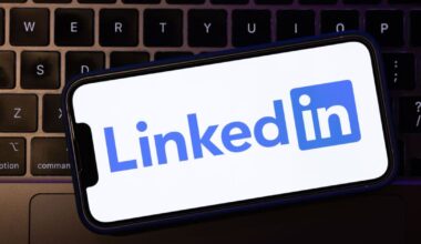 Texas launches investigates LinkedIn over claims of "ghost jobs"