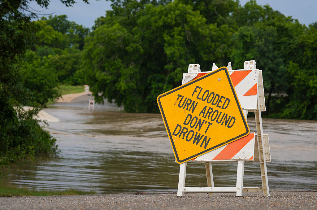 Flash flooding prompts Austin-area road closures