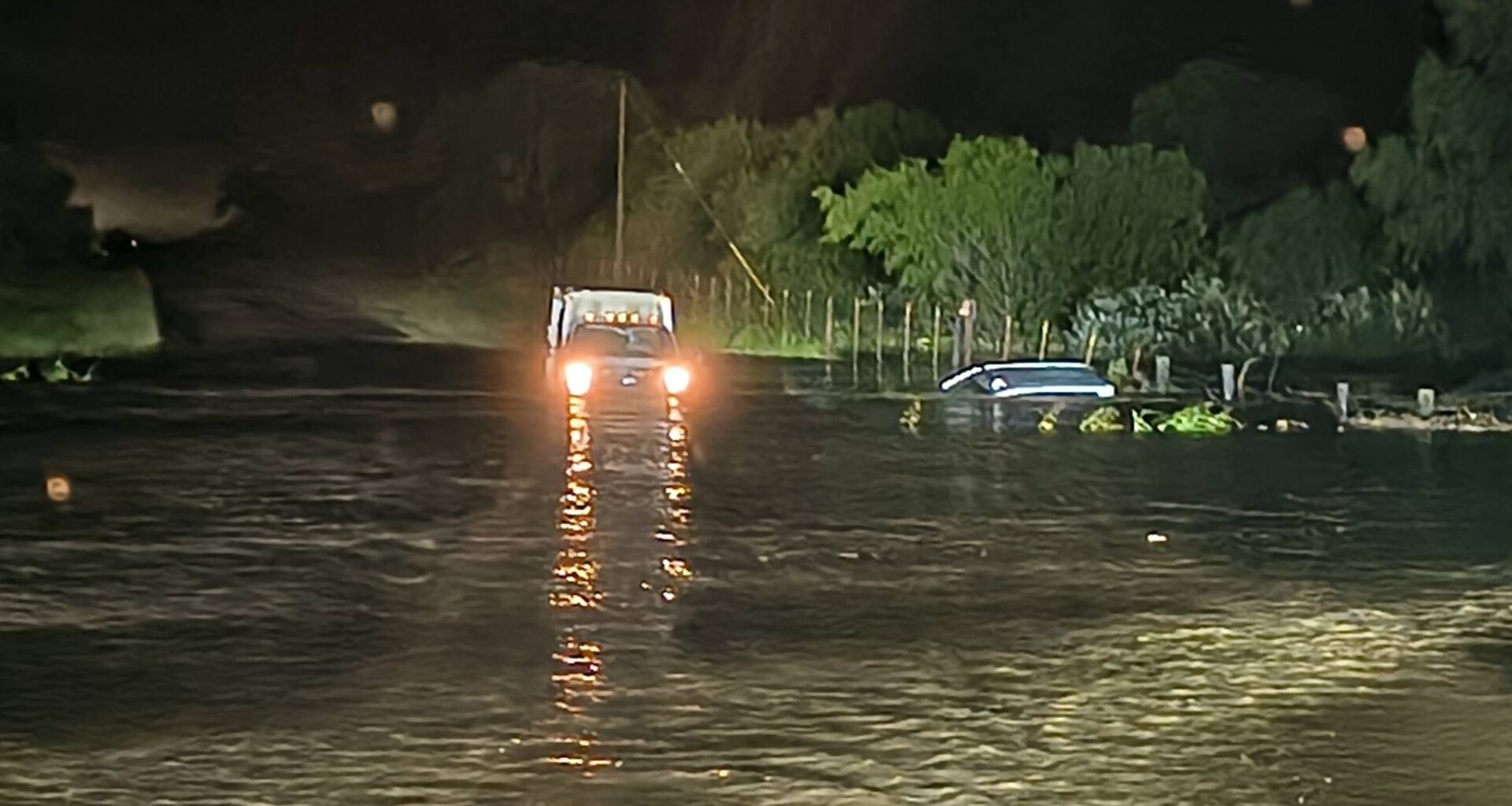Guadalupe River rises 22 feet in 50 minutes at Comfort