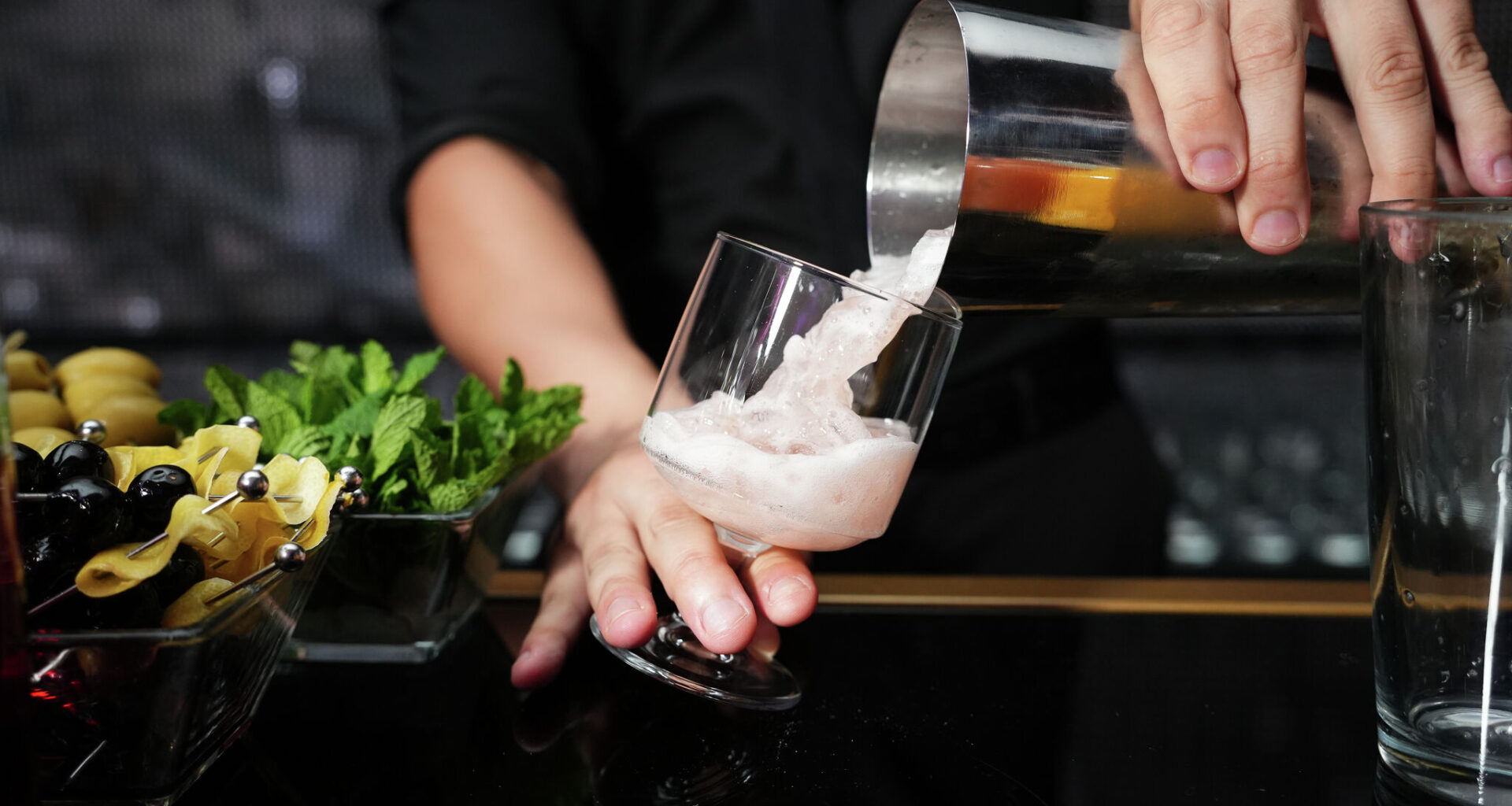 Underground artsy cocktail bar in Dallas-Fort Worth to close