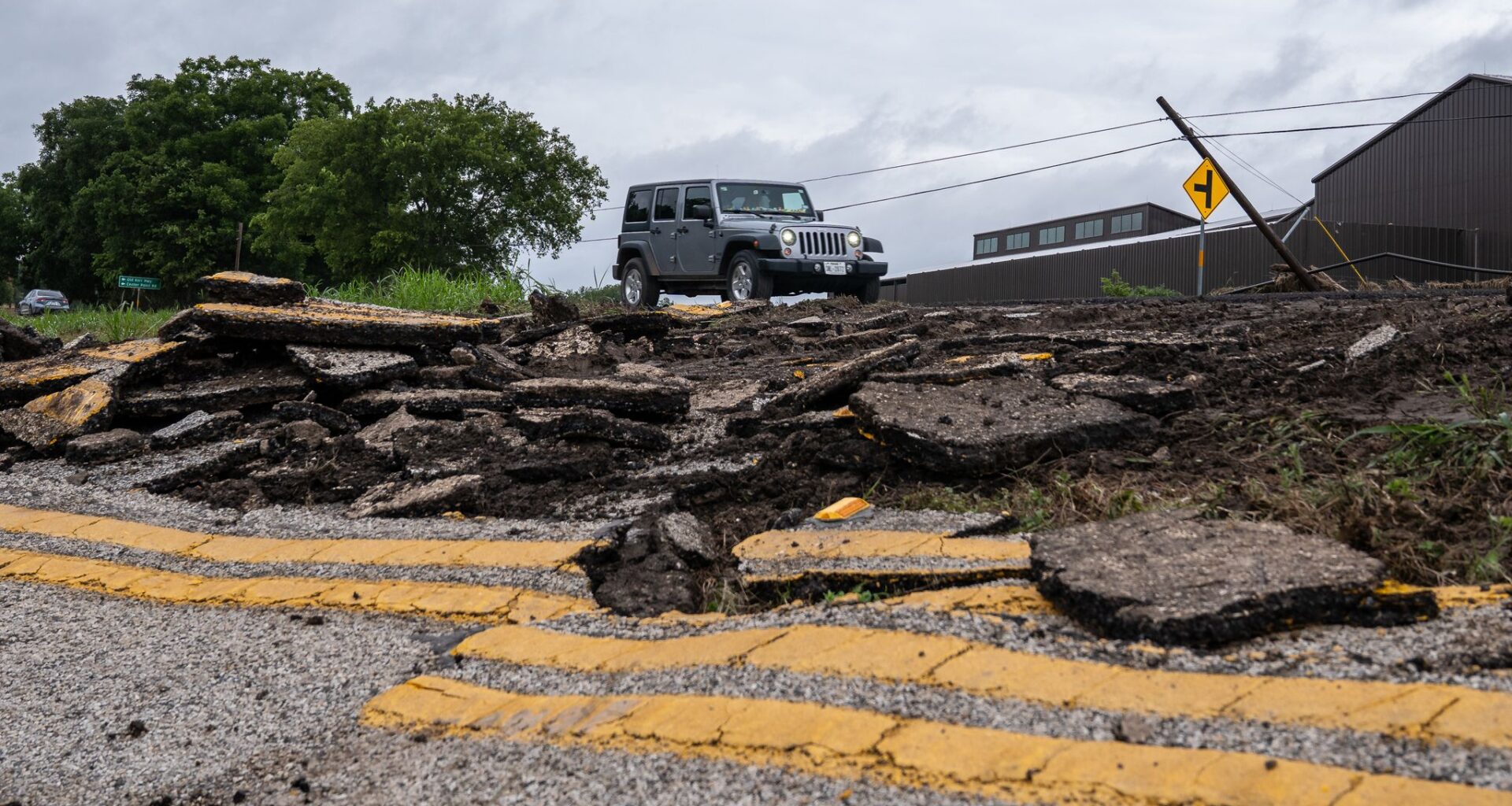 Texas flooding update: Kerrville man among 2 killed, roads damaged