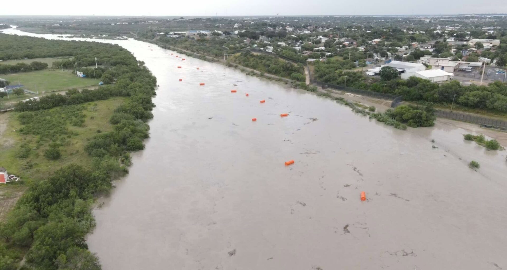 Over 100 Rio Grande border buoys break free near Eagle Pass