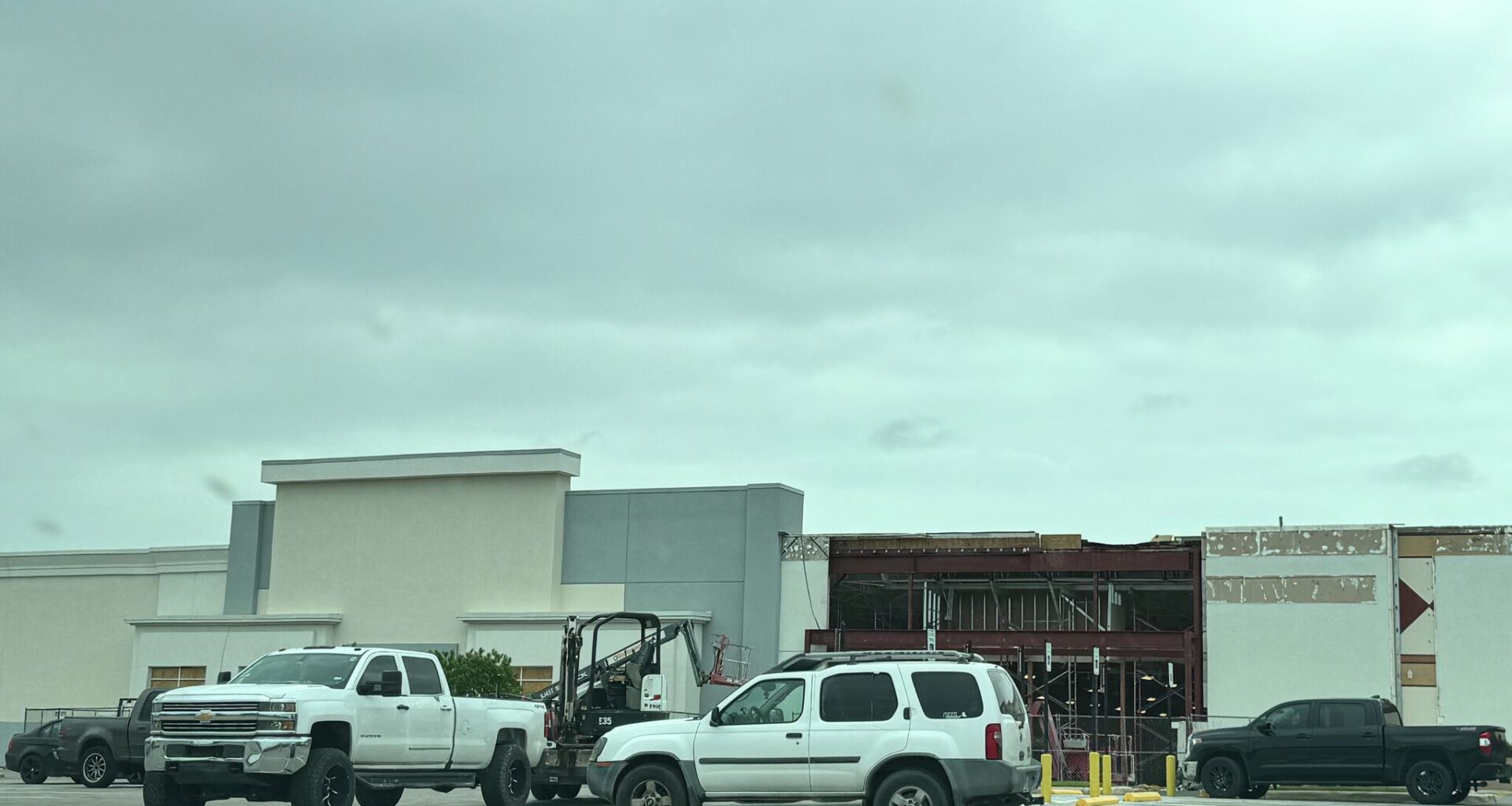 Sierra discount outdoor store opening at The Forum in Selma