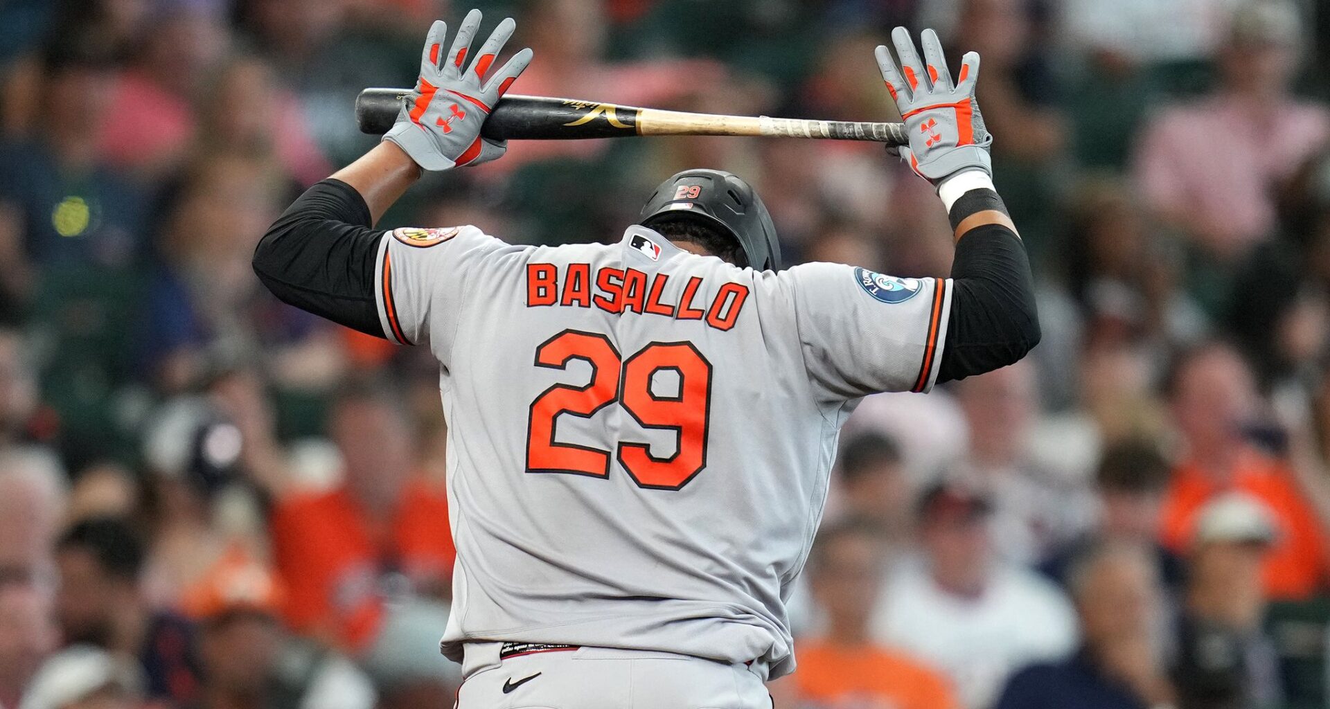 Orioles catcher Samuel Basallo exits game in Houston with shoulder discomfort