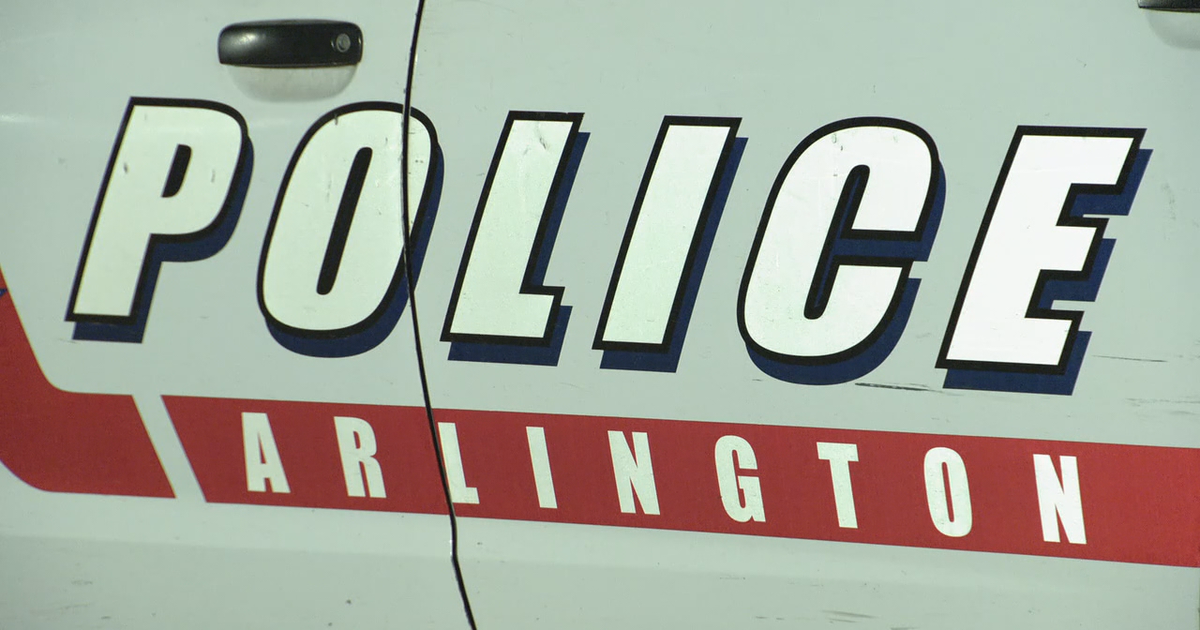 79-year-old woman dies after car strikes tree in Arlington median