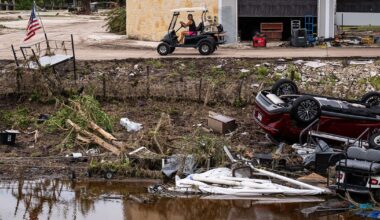 Nearly 700 homes, businesses damaged by Texas floods in 3 counties, Abbott says