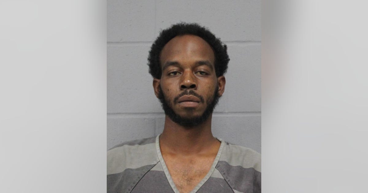 Texas man charged with murder after Southeast Austin apartment shooting