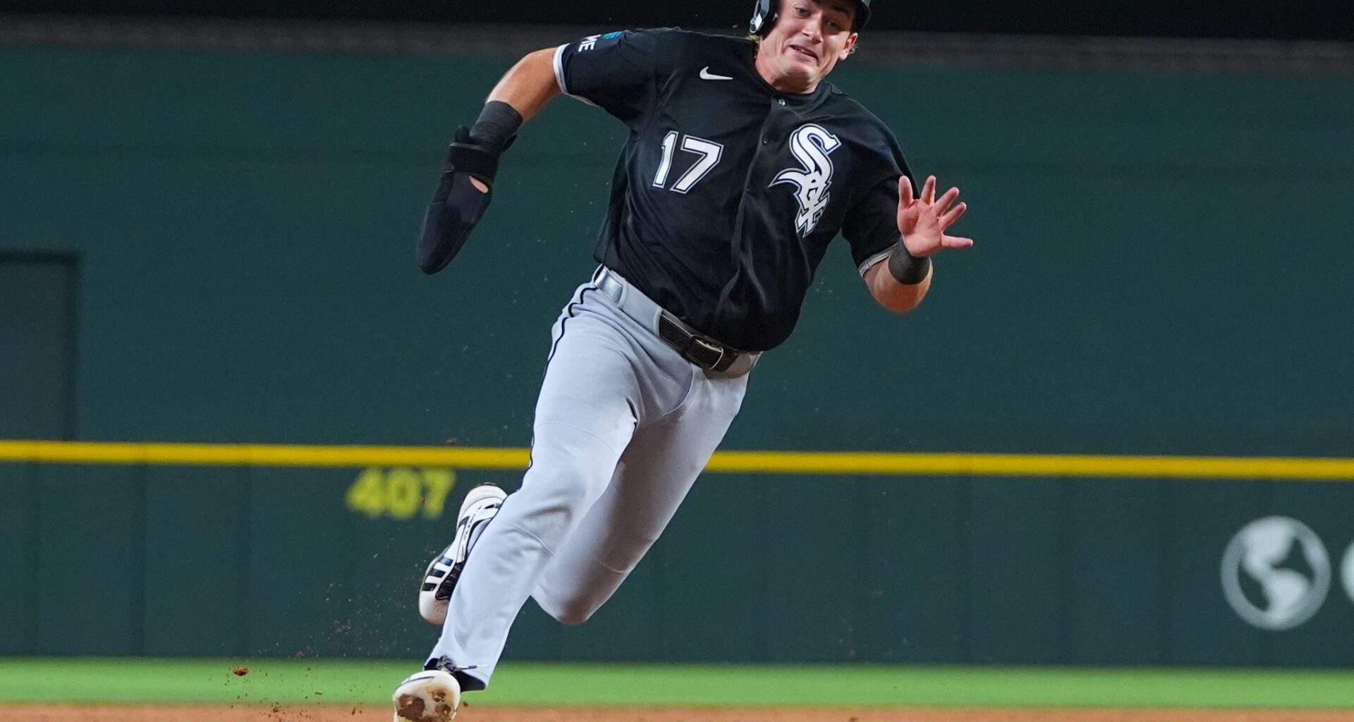 Benintendi's 3-run double chases deGrom, helps White Sox to 10-3 win over Rangers