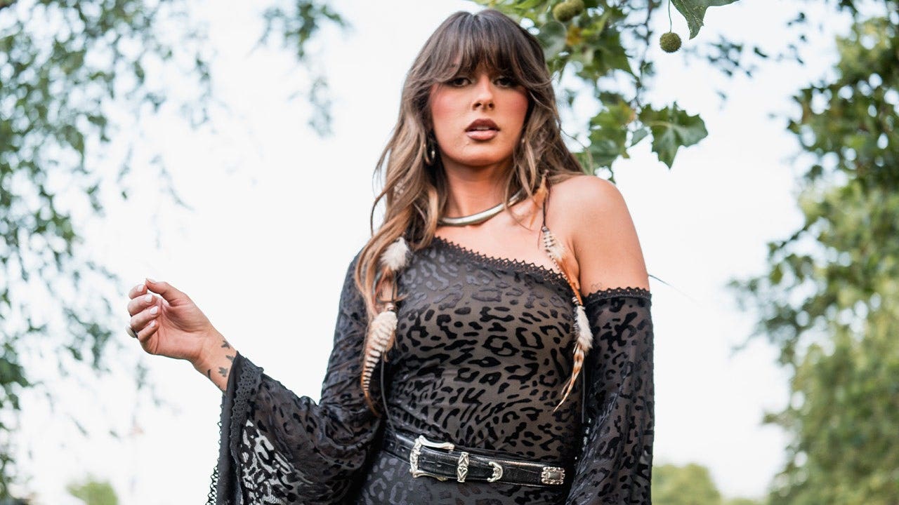 Ella Langley ties record with 'Choosin' Texas' at No. 1 on Hot 100