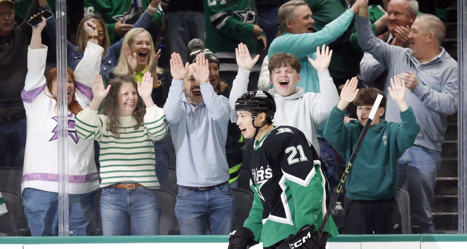 Dallas Stars, Jason Robertson agree to one-year contract