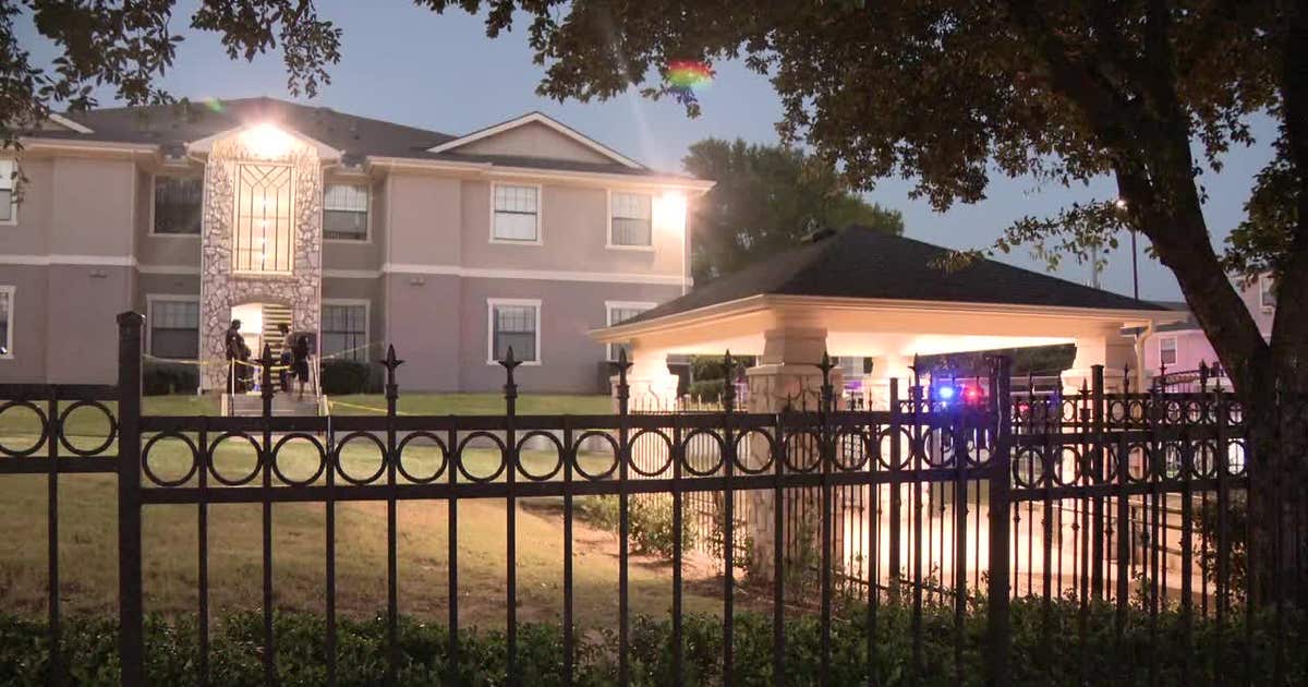 Southeast Dallas apartment shooting injures 4
